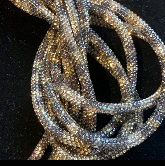 NWT Sassy Jones “Vivienne Storm” Necklace - Picture 2 of 3